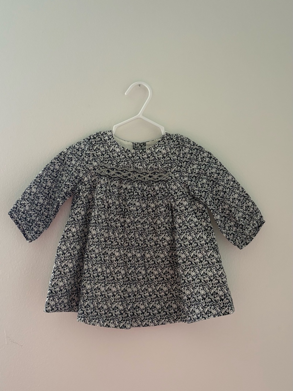 Bonpoint Black and White Floral Smocked Long-Sleeve Dress